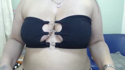 Snapshot of samara_novoa chatting on October 4, 2025, 4:21 am Any online show from October 4, 2025, 4:21 am