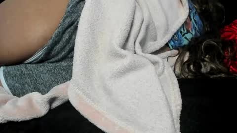 Yaya online show from March 11, 2025, 2:29 pm