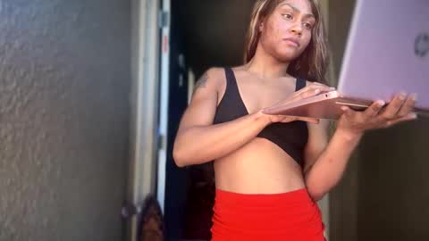 Yaya online show from March 11, 2025, 10:42 pm