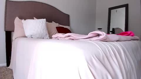 Yaya online show from October 17, 2025, 5:48 pm