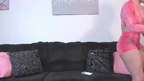 Yaya online show from June 17, 2026, 3:42 am