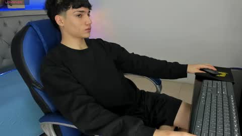 Snapshot of samblack_ chatting on May 8, 2026, 1:27 pm Sam online show from May 8, 2026, 1:27 pm