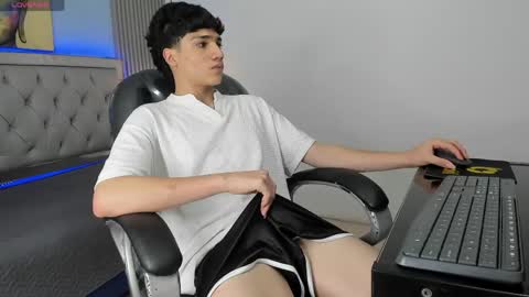 Snapshot of samblack_ chatting on May 27, 2026, 7:11 pm Sam online show from May 27, 2026, 7:11 pm