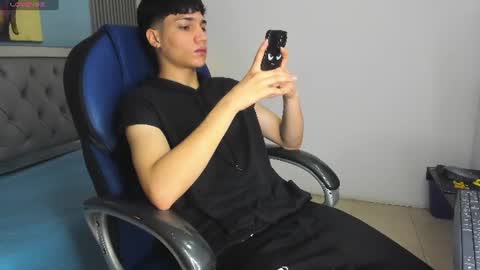 Snapshot of samblack_ chatting on June 15, 2026, 4:09 pm Sam online show from June 15, 2026, 4:09 pm