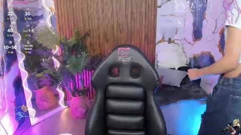 sam online show from June 18, 2026, 4:46 am