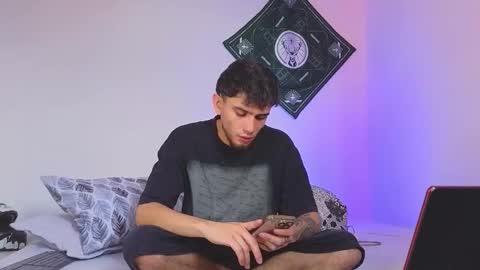 samevansx online show from November 10, 2025, 3:44 pm