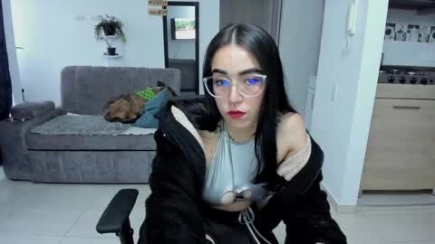 Snapshot of samismith77 chatting on September 23, 2025, 10:35 pm SARA online show from September 23, 2025, 10:35 pm