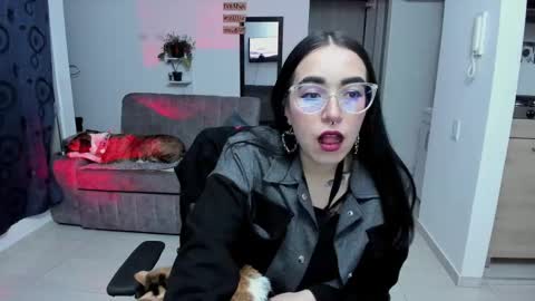 Snapshot of samismith77 chatting on October 6, 2025, 1:14 am SARA online show from October 6, 2025, 1:14 am