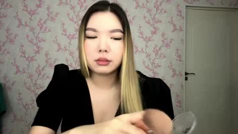 Elina online show from March 19, 2026, 9:57 am