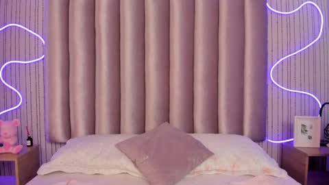 Samantha   online show from April 22, 2026, 3:09 am