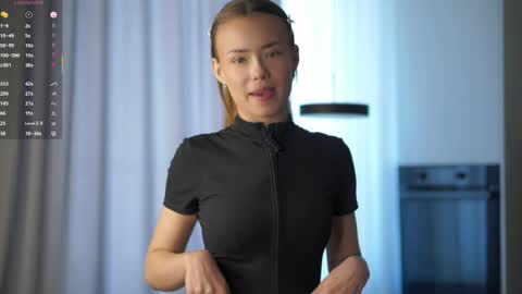 Vivienne online show from May 31, 2026, 2:53 am