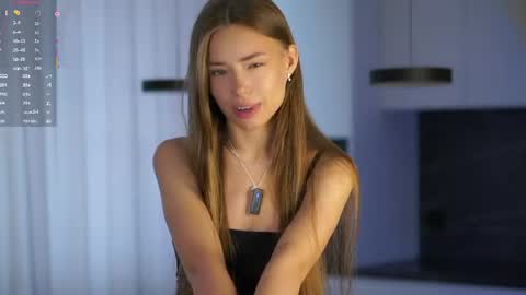 Vivienne online show from June 27, 2026, 3:44 am