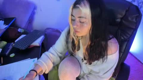   online show from February 11, 2025, 6:40 am