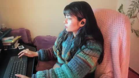   online show from October 7, 2025, 2:42 am