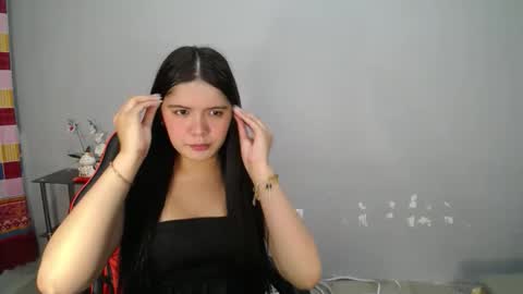 Snapshot of sampaguita_pinayxx chatting on November 6, 2025, 11:33 am SOFIA online show from November 6, 2025, 11:33 am