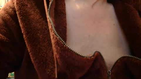 Snapshot of samsenior70 chatting on November 9, 2025, 10:52 pm Sam online show from November 9, 2025, 10:52 pm