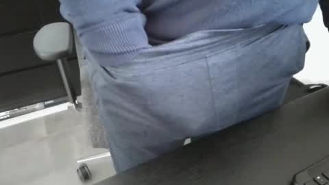 samsoncando1 online show from March 10, 2025, 10:37 am