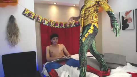 Snapshot of samu_foxxx chatting on October 8, 2025, 10:51 pm SAMU online show from October 8, 2025, 10:51 pm