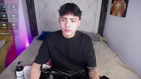 Snapshot of samu_foxxx chatting on October 23, 2025, 8:18 pm SAMU online show from October 23, 2025, 8:18 pm