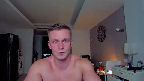 Snapshot of samuel_andrew chatting on June 15, 2026, 2:03 am Samuel online show from June 15, 2026, 2:03 am