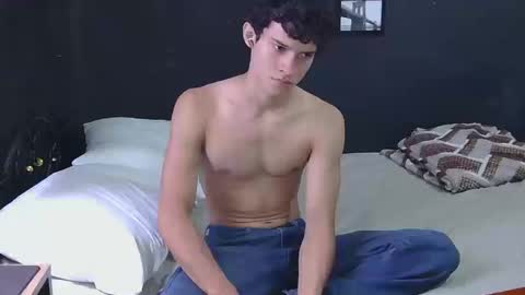 Snapshot of samuel_hills_ii chatting on September 29, 2025, 2:00 pm samuel_hills_ii online show from September 29, 2025, 2:00 pm