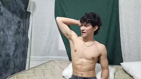 samuel_hills_ii online show from April 21, 2026, 10:12 pm