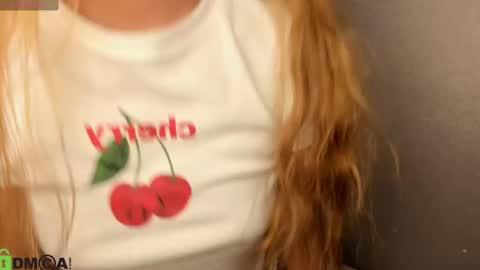 Snapshot of samy_bae chatting on February 20, 2025, 10:15 pm Samantha online show from February 20, 2025, 10:15 pm