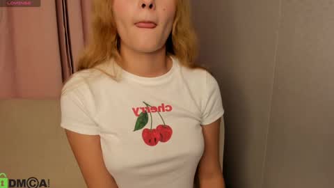 Snapshot of samy_bae chatting on March 4, 2025, 9:43 pm Samantha online show from March 4, 2025, 9:43 pm