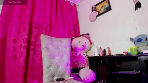 Snapshot of samy_ice chatting on May 17, 2026, 7:32 pm samy_ice online show from May 17, 2026, 7:32 pm