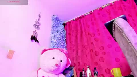 Snapshot of samy_ice chatting on June 14, 2026, 2:24 am samy_ice online show from June 14, 2026, 2:24 am