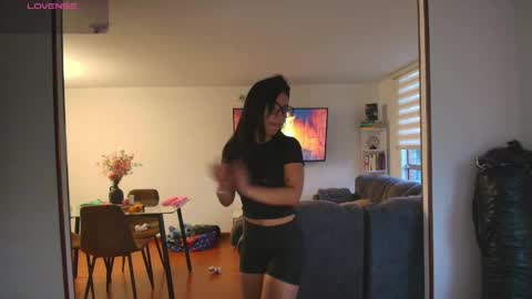 Snapshot of samy_jonnes_ chatting on May 12, 2026, 11:13 pm Hello I am absent due to a family calamity I will return soon-hola estoy ausente por un problema familiar volvere pronto. online show from May 12, 2026, 11:13 pm