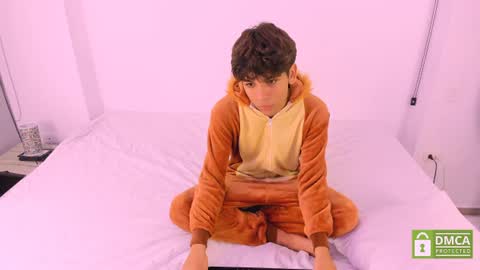 Snapshot of samy_twink chatting on June 13, 2026, 2:09 am Sammy online show from June 13, 2026, 2:09 am