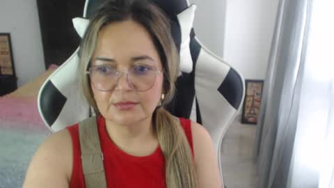 Snapshot of samy_vsn chatting on February 19, 2025, 5:27 pm samy_vsn online show from February 19, 2025, 5:27 pm