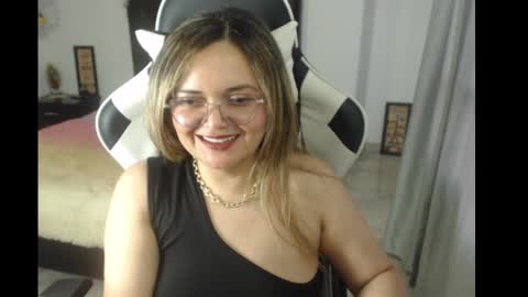 Snapshot of samy_vsn chatting on February 28, 2025, 11:01 pm samy_vsn online show from February 28, 2025, 11:01 pm