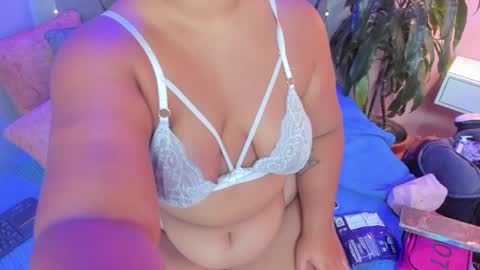 Snapshot of samyriverss chatting on December 6, 2024, 3:19 am Samy online show from December 6, 2024, 3:19 am