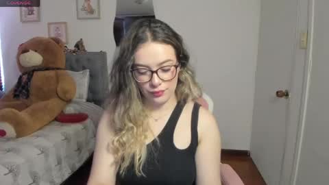 Samanta online show from May 1, 2026, 1:37 pm