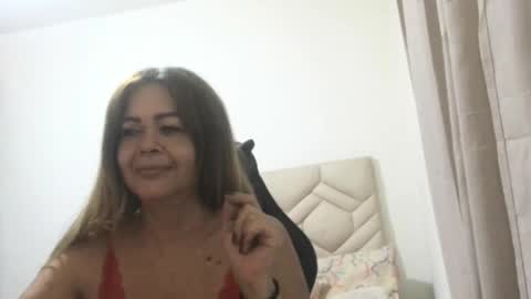 Sanddi  online show from May 7, 2026, 11:43 pm
