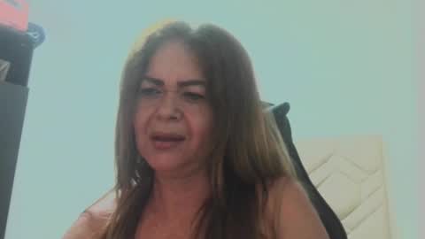 Sanddi  online show from May 28, 2026, 2:31 am