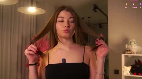 Snapshot of sandiule chatting on November 14, 2025, 1:26 am Emma online show from November 14, 2025, 1:26 am