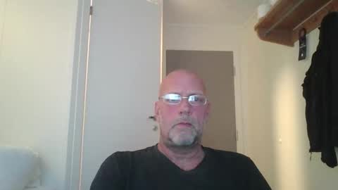sandnesrune523 online show from October 19, 2025, 11:11 am