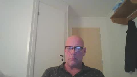 sandnesrune523 online show from January 14, 2026, 9:20 pm