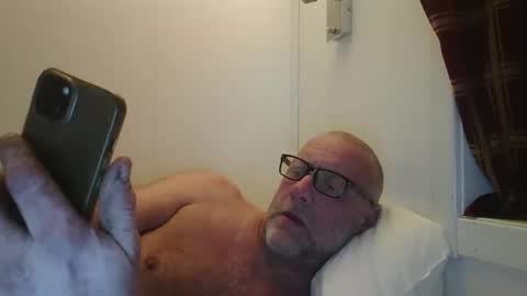 sandnesrune523 online show from February 14, 2026, 5:48 am