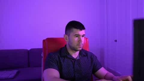 Snapshot of sandow_ chatting on May 18, 2026, 9:53 pm Sandow online show from May 18, 2026, 9:53 pm