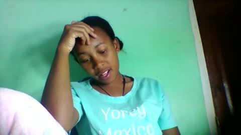 sandra1253099 online show from April 22, 2026, 6:27 am