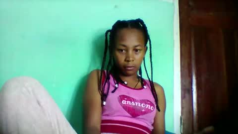 Snapshot of sandra1253099 chatting on May 7, 2026, 6:08 am sandra1253099 online show from May 7, 2026, 6:08 am