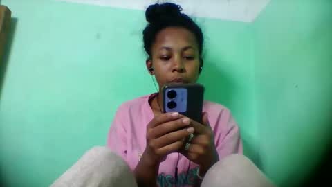 Snapshot of sandra1253099 chatting on May 11, 2026, 7:47 am sandra1253099 online show from May 11, 2026, 7:47 am