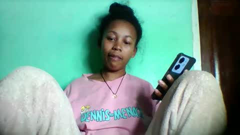Snapshot of sandra1253099 chatting on May 11, 2026, 4:04 pm sandra1253099 online show from May 11, 2026, 4:04 pm