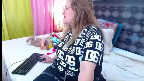 SANDRA online show from April 23, 2026, 11:09 am