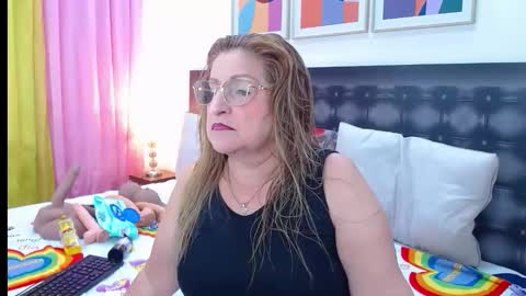 Snapshot of sandra_20_ chatting on May 11, 2026, 10:21 am SANDRA online show from May 11, 2026, 10:21 am