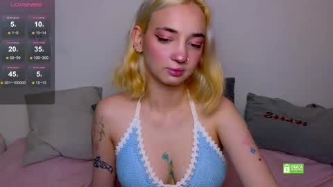 Snapshot of sandra_bell_ chatting on September 10, 2025, 3:56 pm Sandra online show from September 10, 2025, 3:56 pm